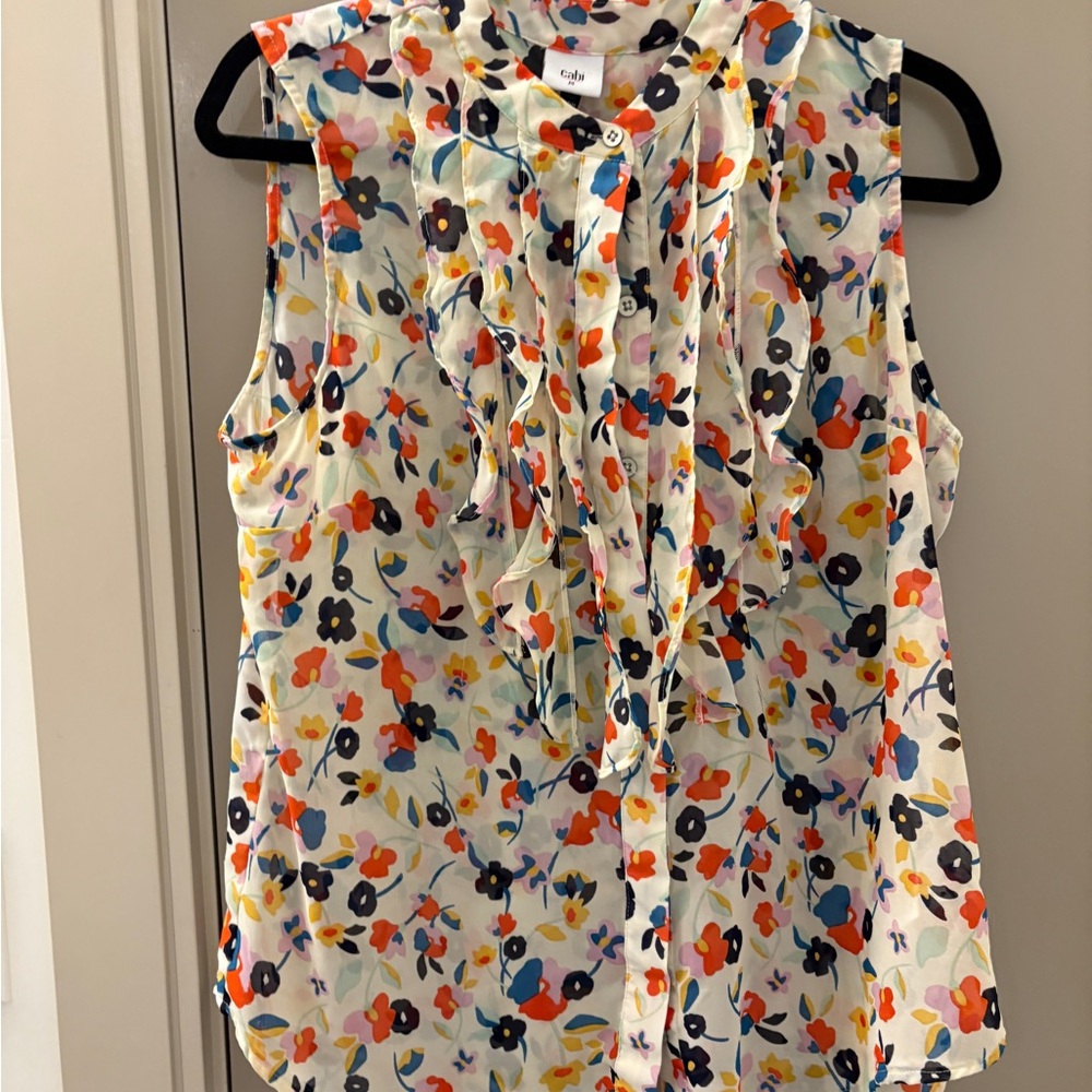 Cabi floral Sleeveless Blouse with Ruffle Detail